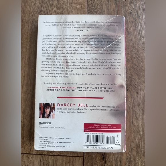 A Simple Favor Novel by Darcey Bell - Picture 7 of 8